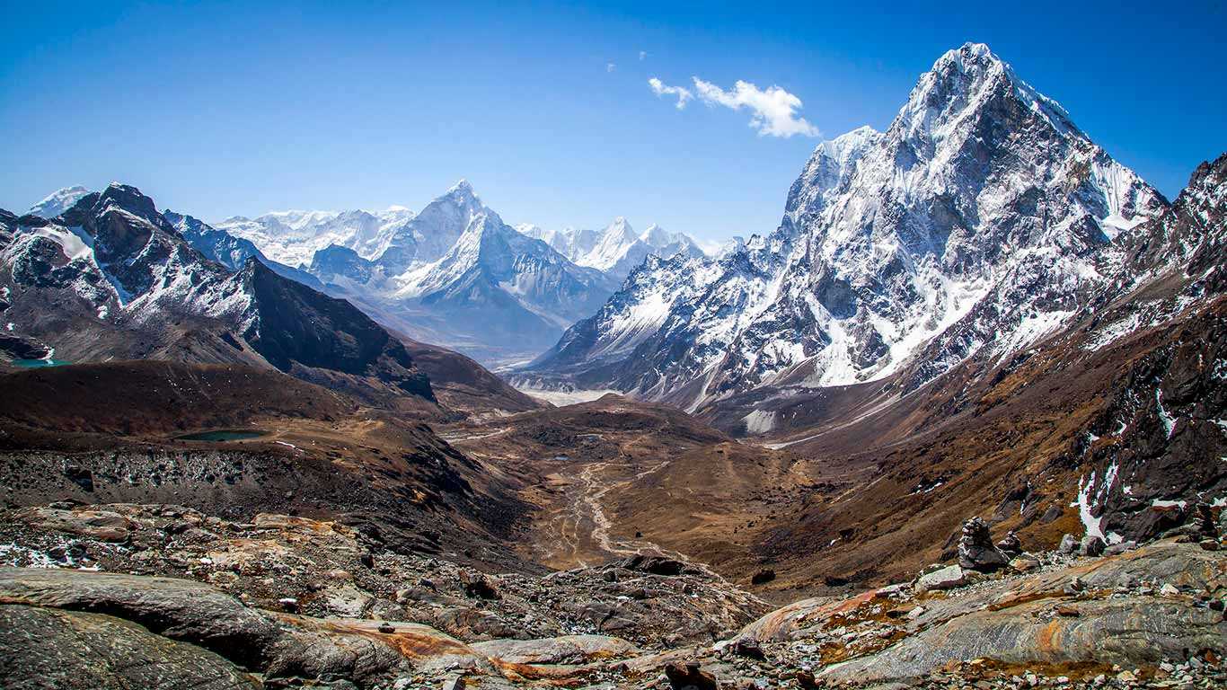 Everest High Pass Trekking